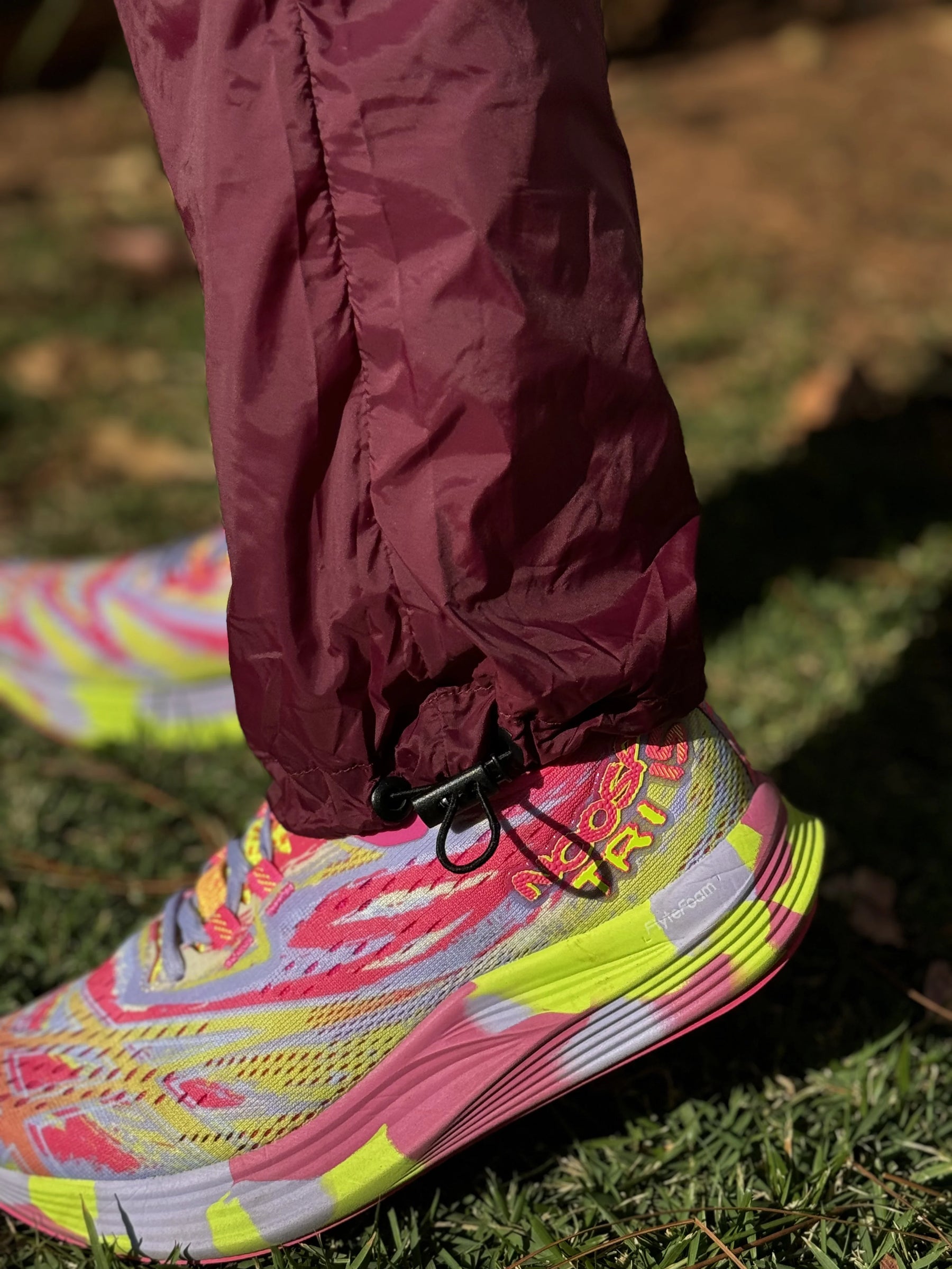 CALÇA CORTA-VENTO X-LITE FEMININO VINHO