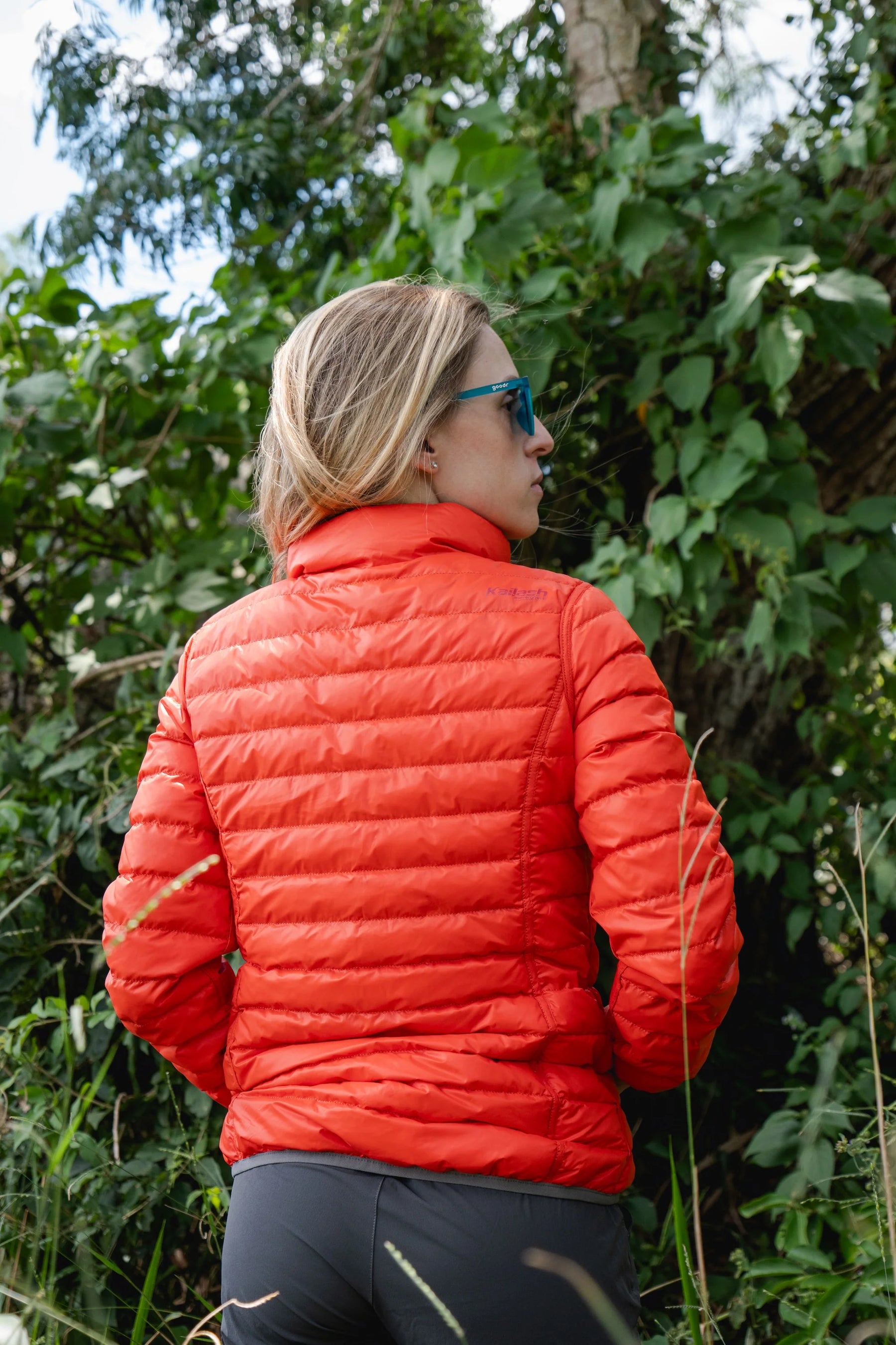 JAQUETA PUFFER DUPLA FACE PLUMA GANSO FEM. PRETO/LARANJA ESCURO