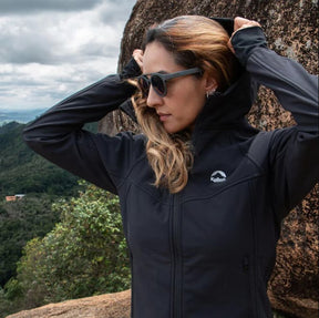 JAQUETA SOFTSHELL COM CAPUZ ASPEN FEMININA PRETA